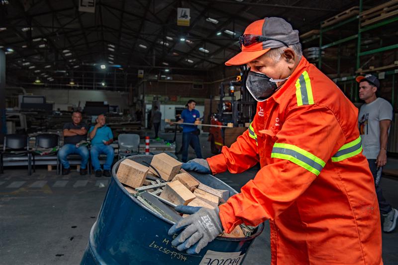 imagen de camión Emvarias EPM - Ruta hospitalaria