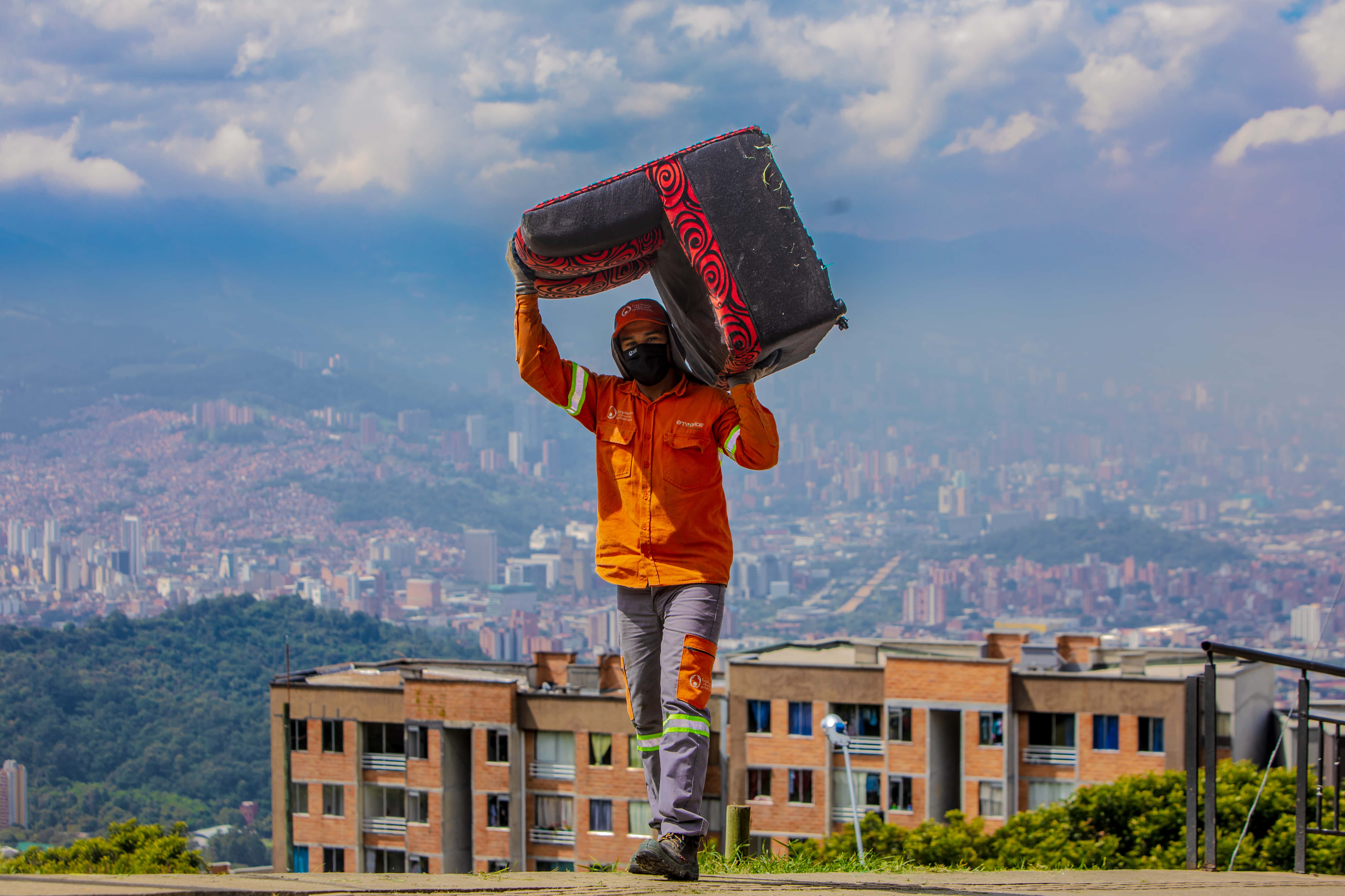 Recolección, transporte y disposición final de colchones, muebles y enseres